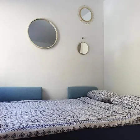 Happy Vibes Apartment, Charming & With Free Parking 公寓